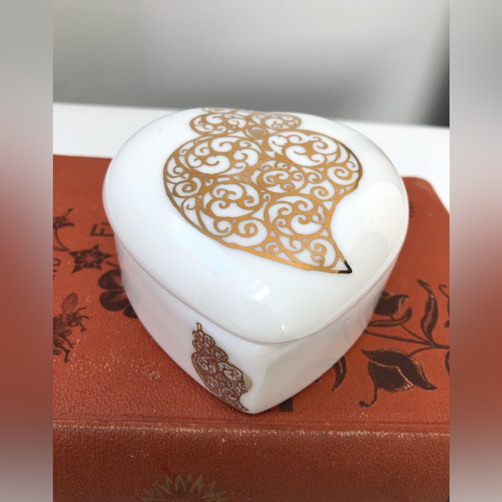 Hand Painted Portuguese Pottery Ceramic Heart Jewelry Trinket Box